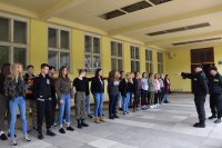 Szkolenie z musztry dla uczniów z klasy o profilu Policyjnym w Szczecinie