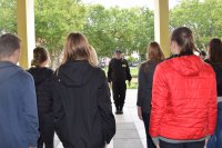 Szkolenie z musztry dla uczniów z klasy o profilu Policyjnym w Szczecinie