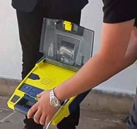 Ręczny defibrylator AED w Kamieniu Pomorskim