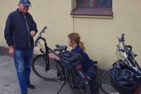Policjanci popularyzują rower jako ekologiczny środek transportu