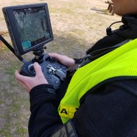 Policjanci dronami monitorują miejsca rekreacji i grupowania się osób