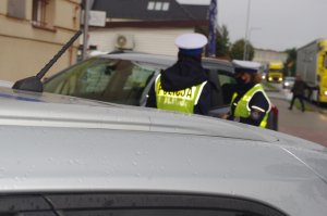 Wczoraj od wczesnych godzin rannych policjanci Wydziału Ruchu Drogowego komendy w Wałczu prowadzili działania pod kątem trzeźwości za kierownicą. Dwóch kierowców, którzy świętowali „Dzień Kobiet”, nie bacząc na bezpieczeństwo i konsekwencje wsiedli za kierownicę. Wśród kierowców była też jedna kobieta, która na „podwójnym gazie”, postanowiła jechać rano do pracy. Policjanci zbadali 280 kierowców.
