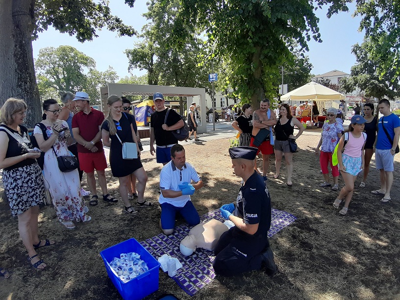 Bezpiecznie Nad Morzem Z Policjantami Oddzia U Prewencji Policji W