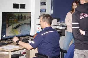 Maturzyści z odwiedzinami u policjantów