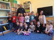 Szef łobeskiej Policji czytał bajki przedszkolakom