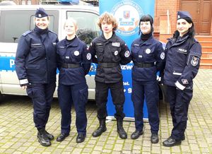 Szczecińscy policjanci uczestniczyli w XIV Kiermaszu Charytatywnym "Paczka dla Bohatera"