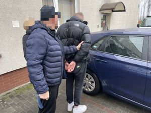 Zatrzymani seryjni oszuści internetowi