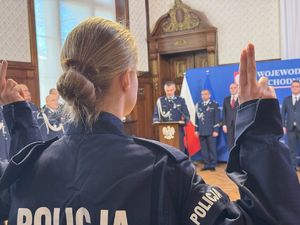 Ślubowanie nowych policjantów