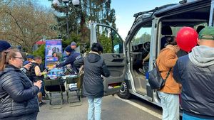 Szczecińscy policjanci wzięli udział w XV Kiermaszu Charytatywnym „Paczka dla Bohatera”