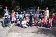 Przedszkolaki z odwiedzinami u mundurowych
