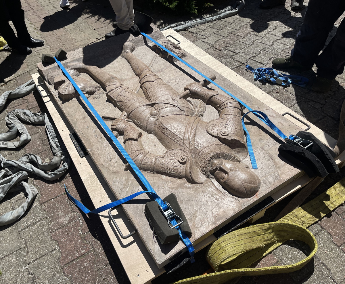 Zabytkowe epitafium z XVII wieku powróciło do kościoła w Lubiatowie