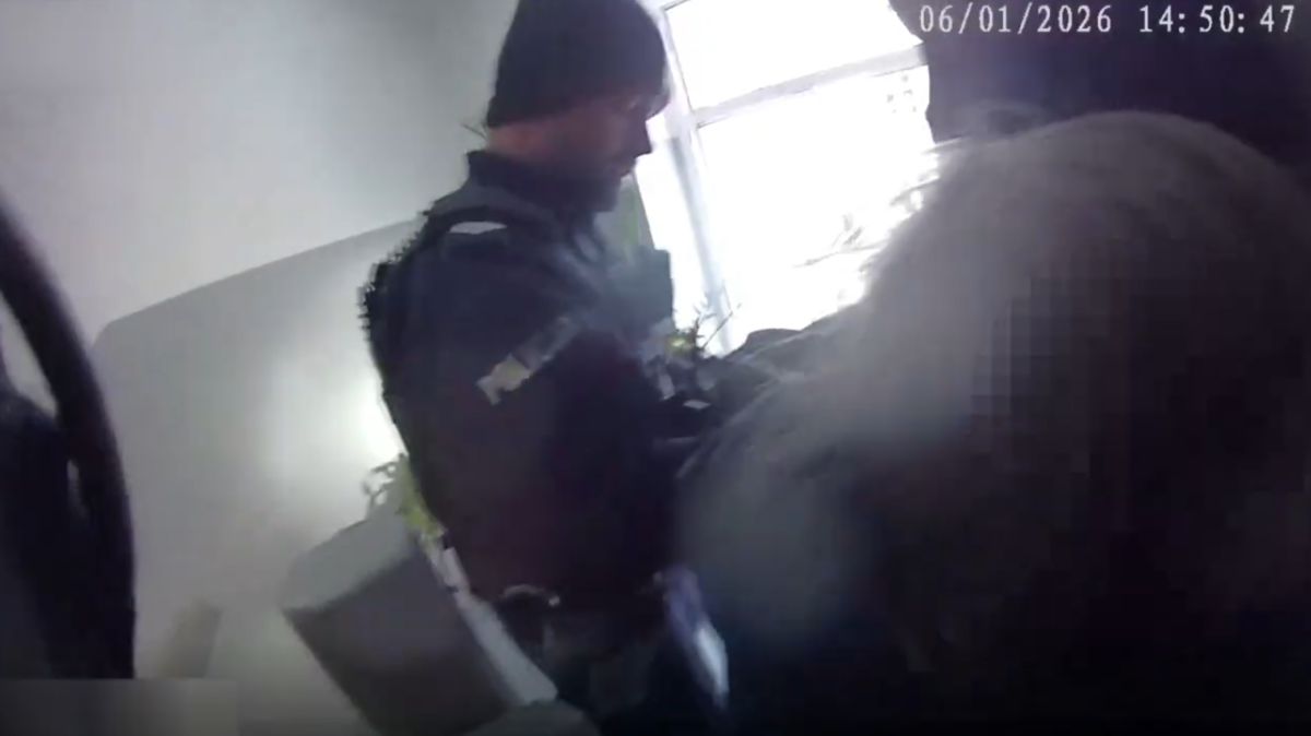 Bohaterska postawa policjantów podczas pożaru kamienicy w Szczecinie