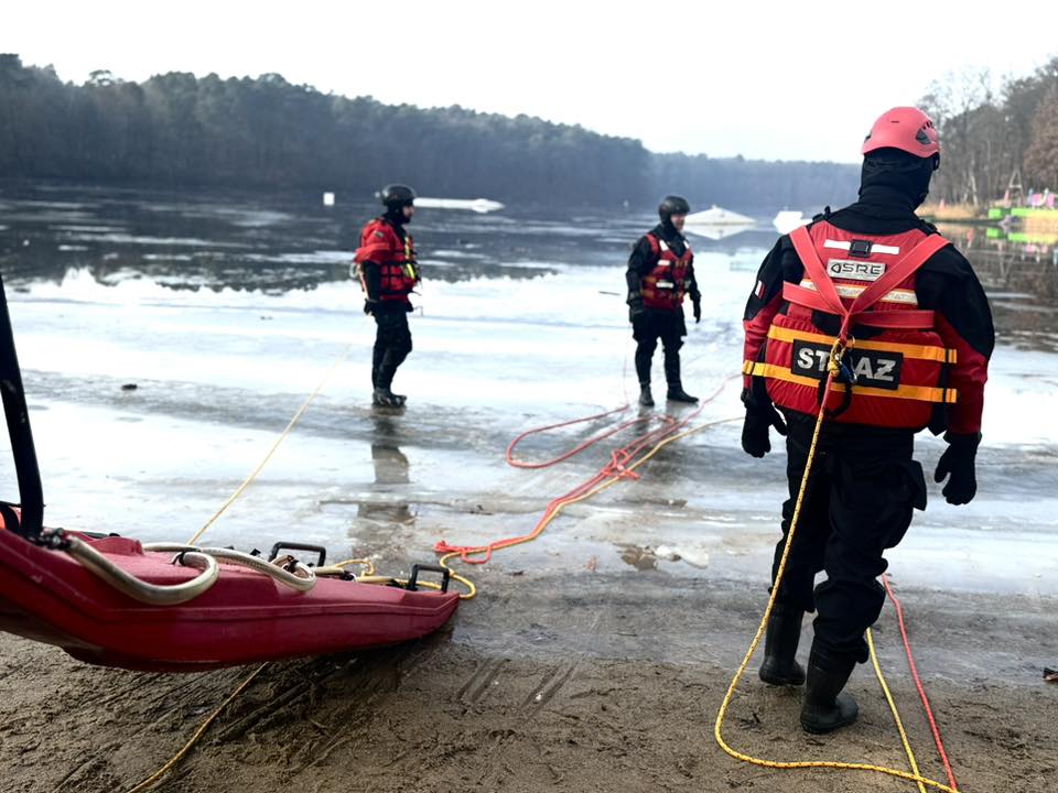 Kilka sekund na lodzie. Minuty walki o życie